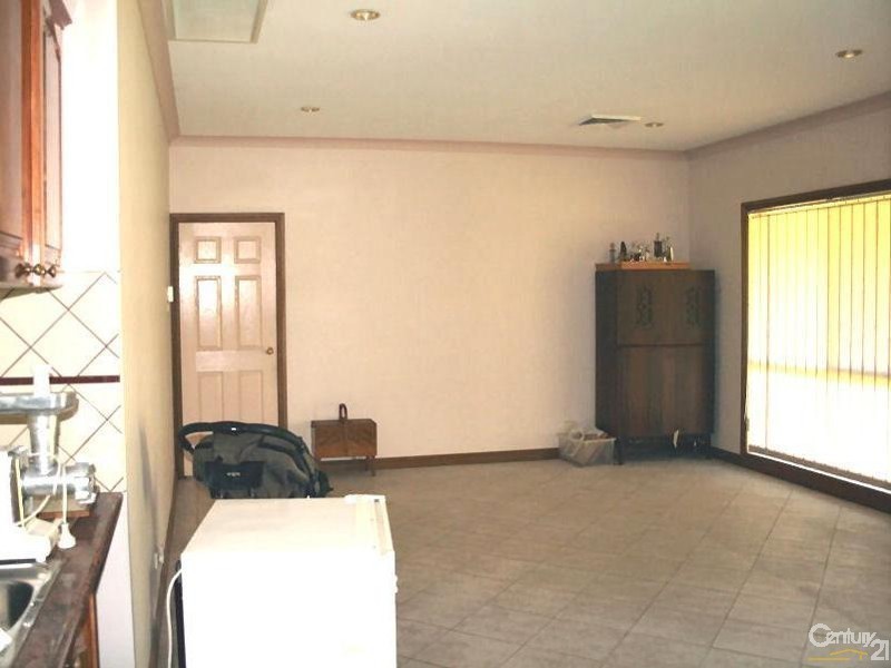 1 Heatherfield Cl, Catherine Field NSW 2557