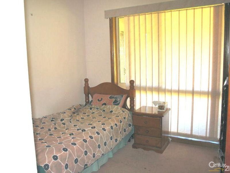 1 Heatherfield Cl, Catherine Field NSW 2557