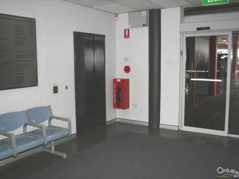 4 82 – 84 Queen Street, Campbelltown NSW 2560