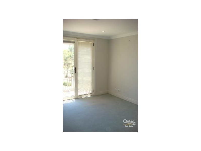 18 Jane Jarvis Way, Macquarie Links NSW 2565