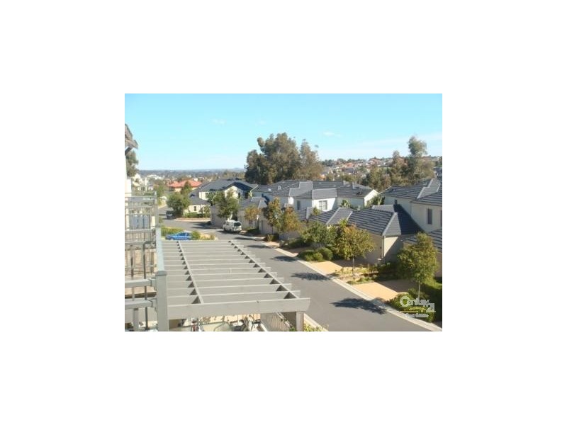 20 Jane Jarvis Way, Macquarie Links NSW 2565