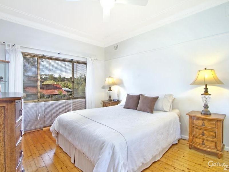 70 Melrose Avenue, Sylvania NSW 2224