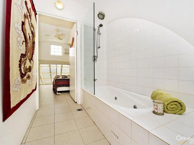 8a Hawthorne Street, Leichhardt NSW 2040