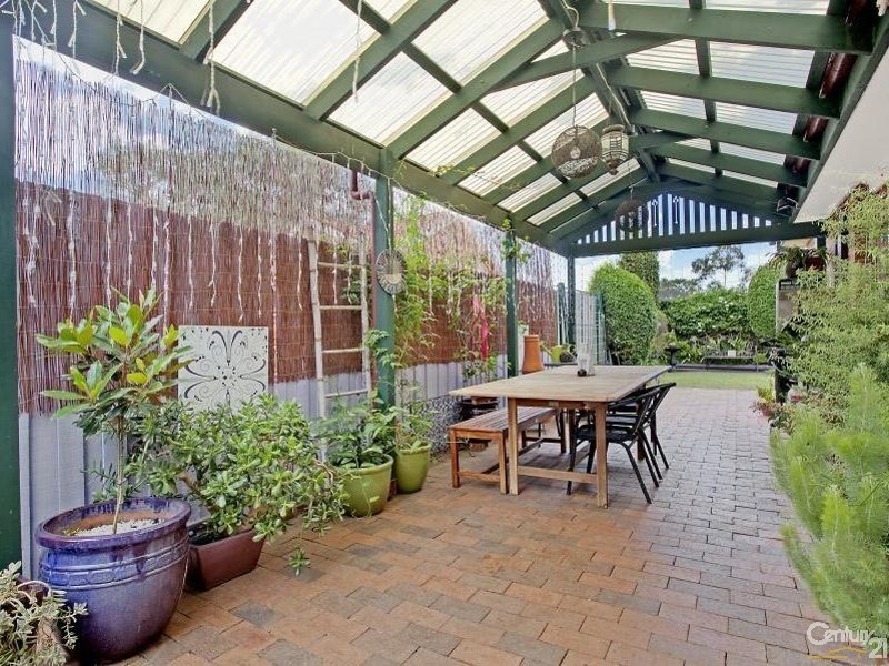 20 Daintree Drive, Wattle Grove NSW 2173