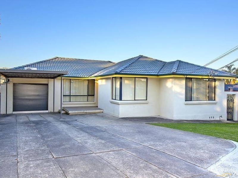 2 Grady Garden, Smithfield NSW 2164
