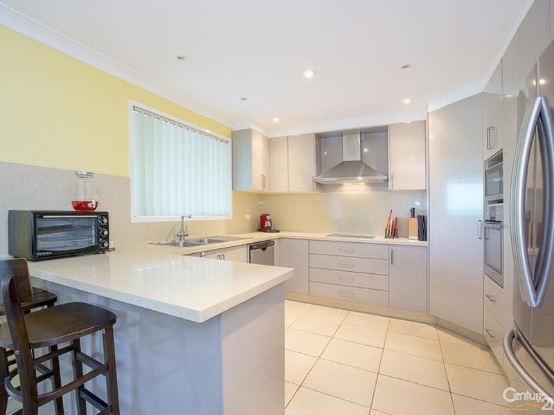 2 Grady Garden, Smithfield NSW 2164