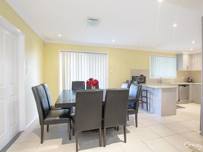 2 Grady Garden, Smithfield NSW 2164