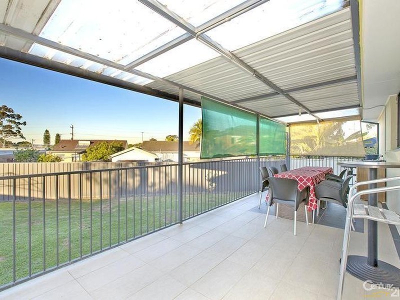 2 Grady Garden, Smithfield NSW 2164