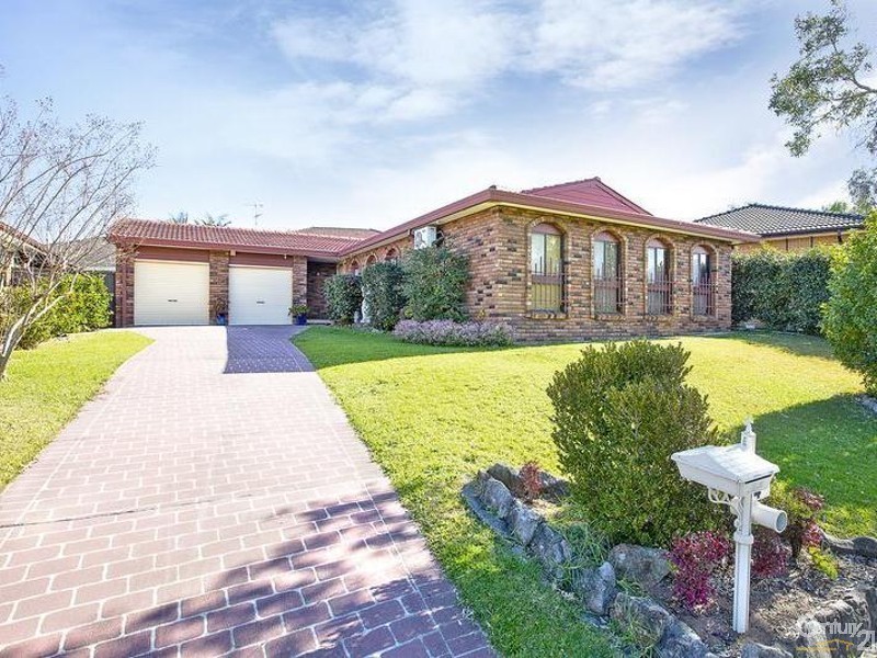 4 Strathfield Close, St Johns Park NSW 2176