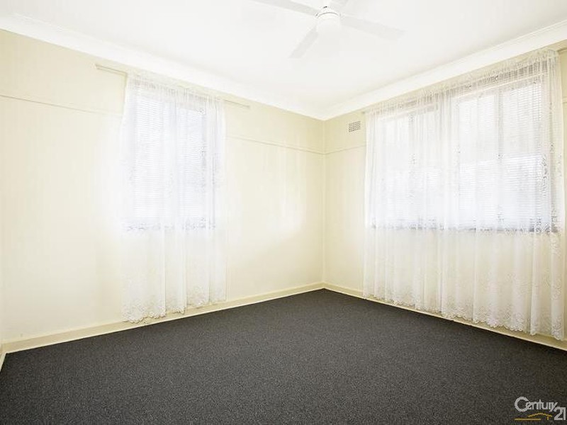 19 Gordon Avenue, South Granville NSW 2142