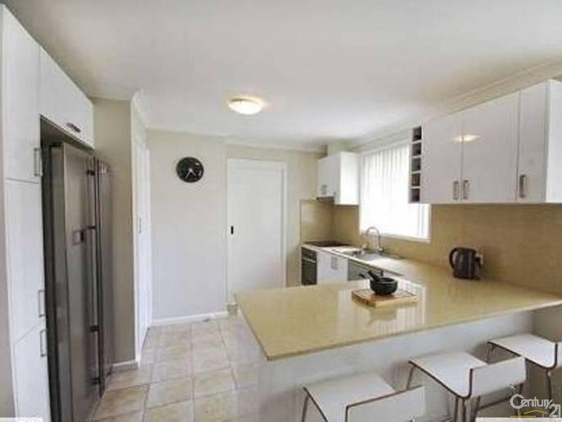 10 Hanna Ave, Lurnea NSW 2170
