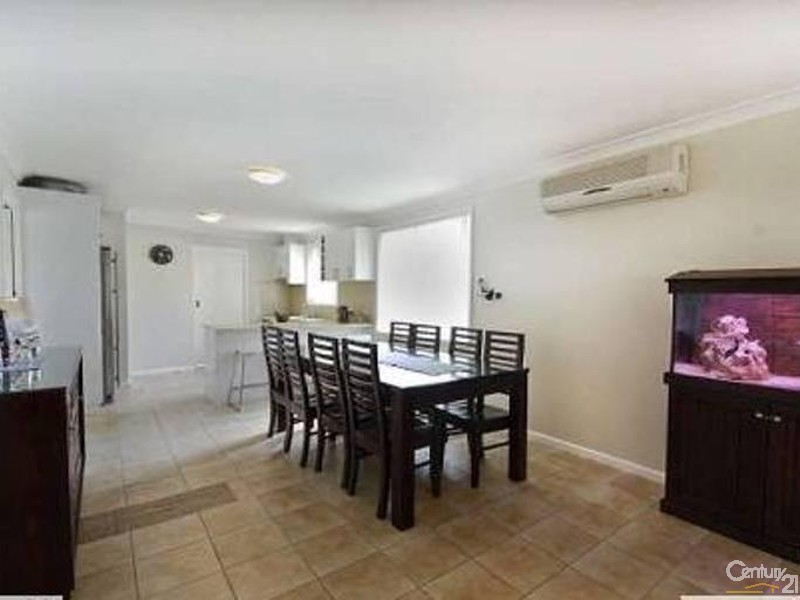 10 Hanna Ave, Lurnea NSW 2170
