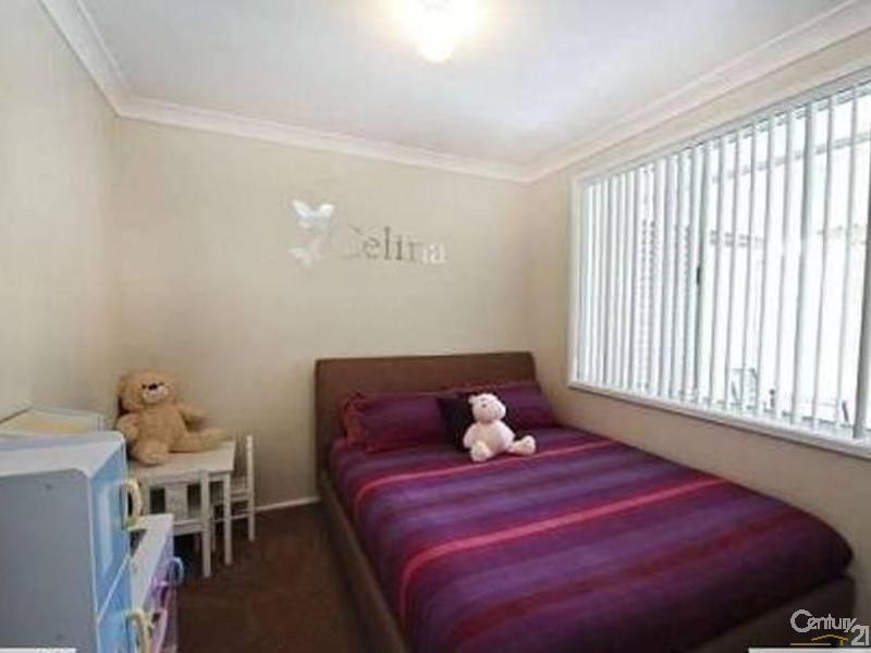 10 Hanna Ave, Lurnea NSW 2170