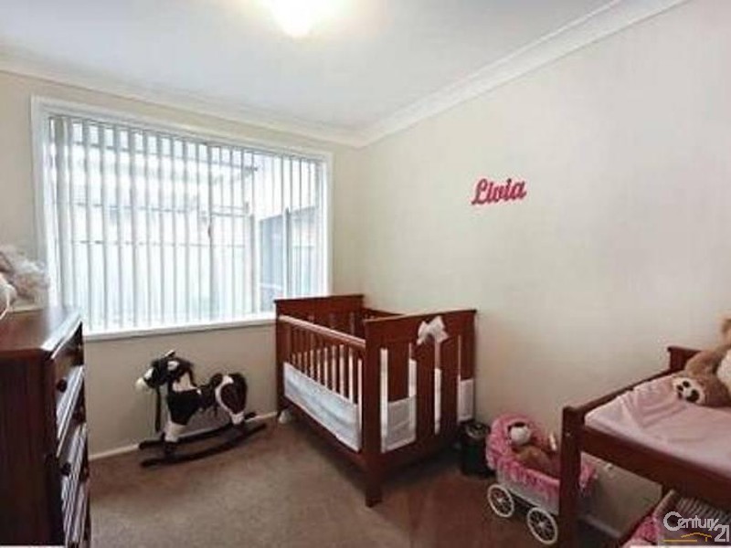 10 Hanna Ave, Lurnea NSW 2170