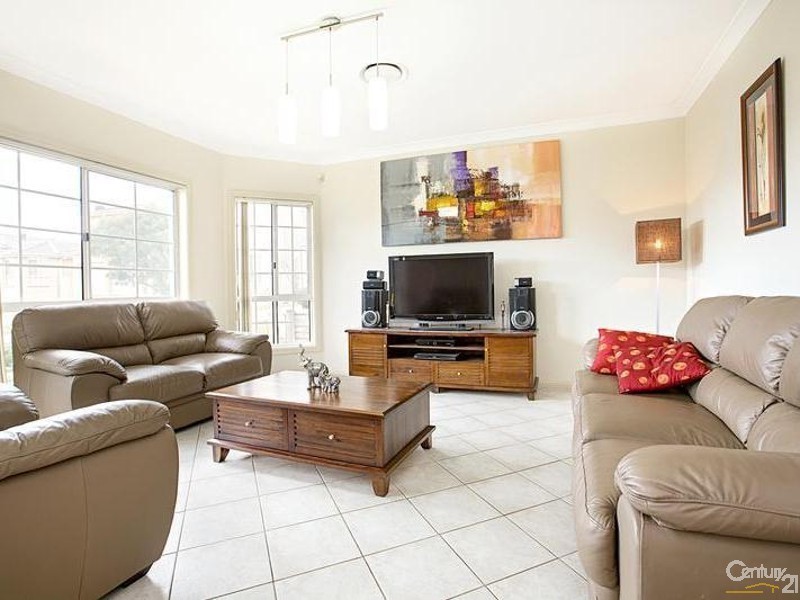 3 Roxby Place, Hinchinbrook NSW 2168