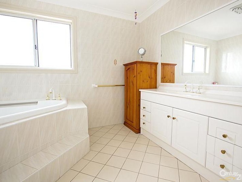 3 Roxby Place, Hinchinbrook NSW 2168