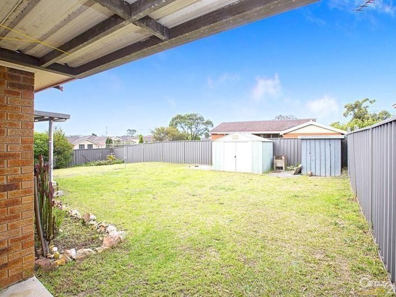 27 Gazelle Street, Glenfield NSW 2167