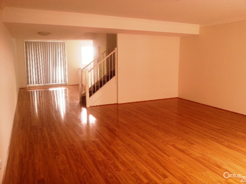 15/2 Currajong Road, Casula NSW 2170