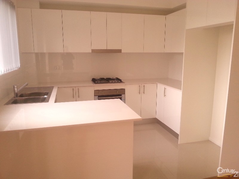 15/2 Currajong Road, Casula NSW 2170