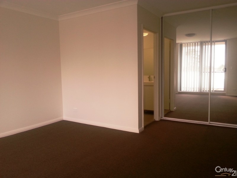 15/2 Currajong Road, Casula NSW 2170