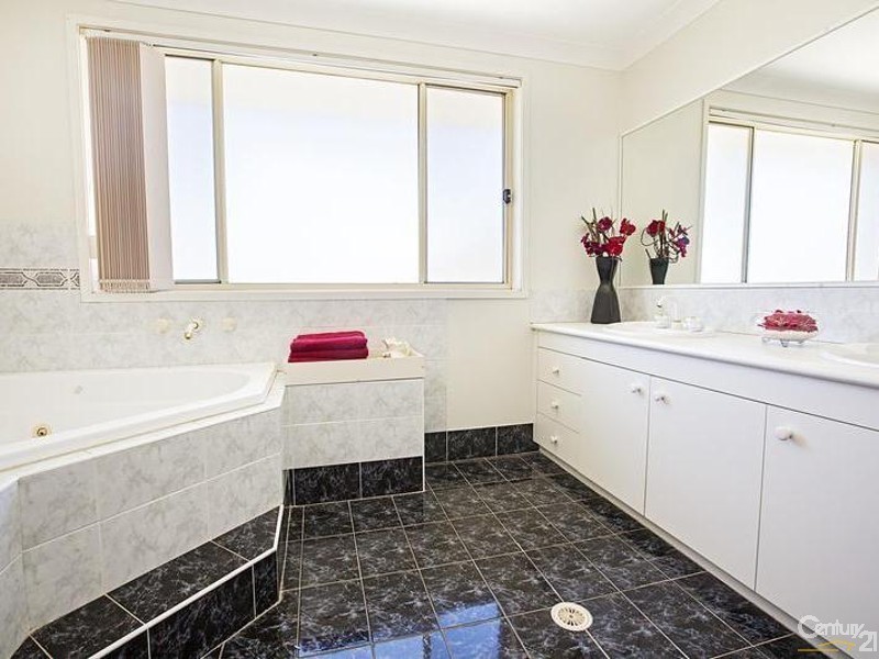 20 Boomerang Road, Edensor Park NSW 2176