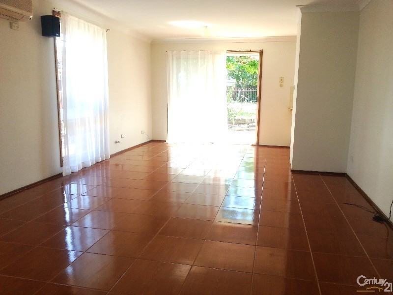 32 Bluff Street, Green Valley NSW 2168