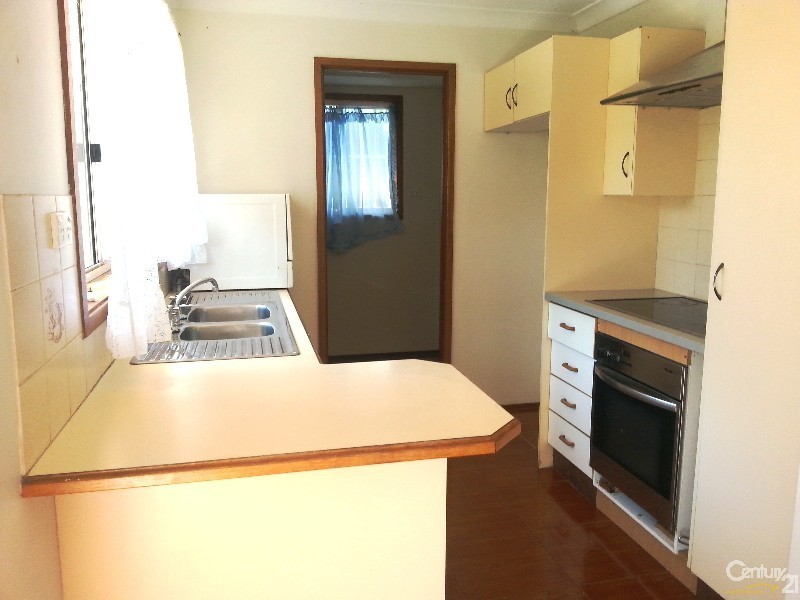 32 Bluff Street, Green Valley NSW 2168