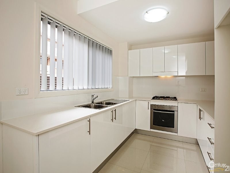 9/2 Kurrajong Road, Casula NSW 2170