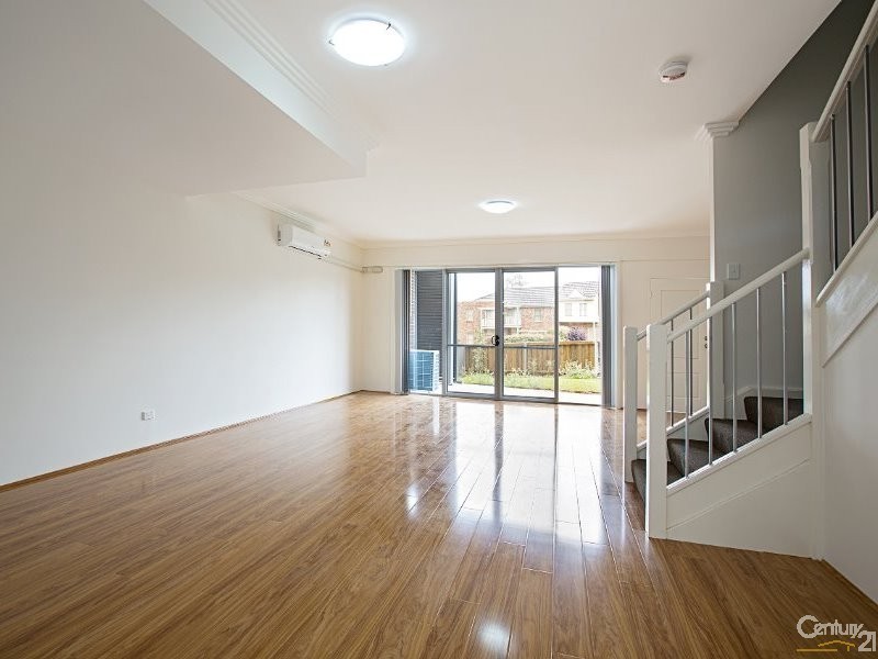 9/2 Kurrajong Road, Casula NSW 2170