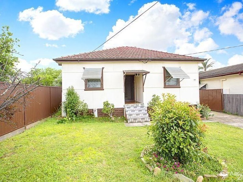 33 Banksia Street, South Granville NSW 2142