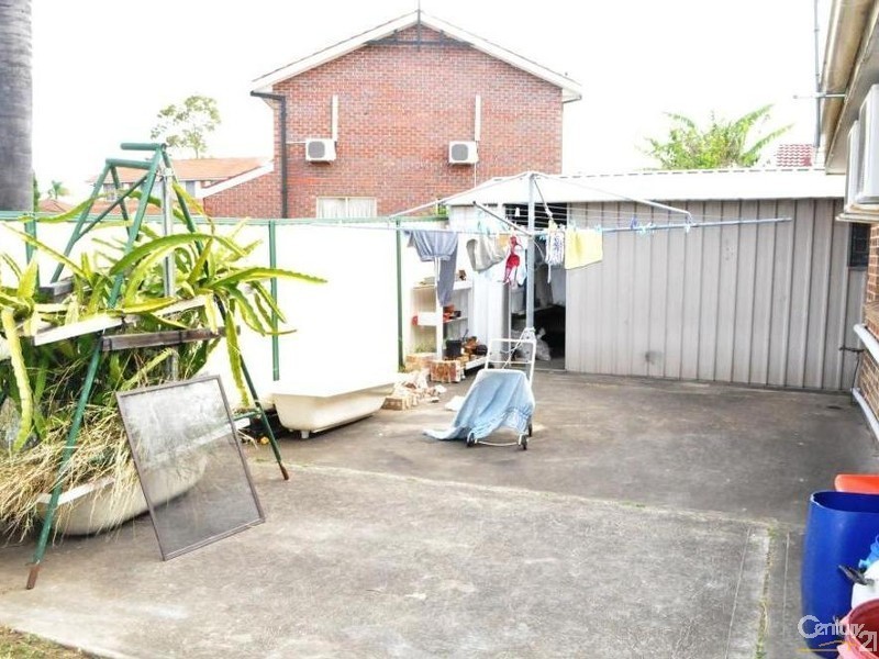 Edensor Park NSW 2176