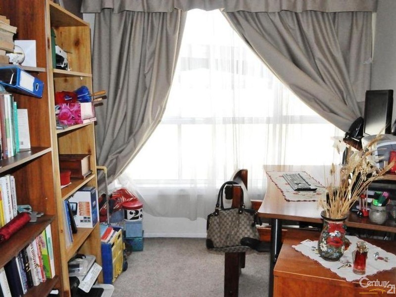 St Johns Park NSW 2176