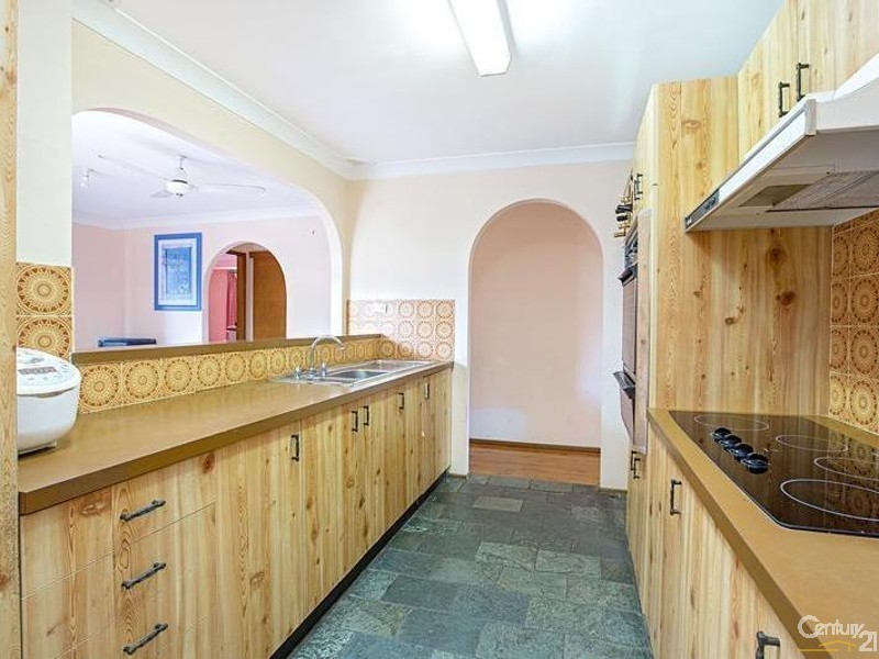 25 Drummoyne Crescent, St Johns Park NSW 2176