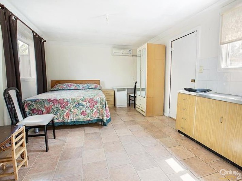 25 Drummoyne Crescent, St Johns Park NSW 2176