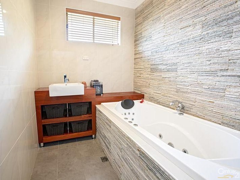 76 Wyong Street, Canley Heights NSW 2166