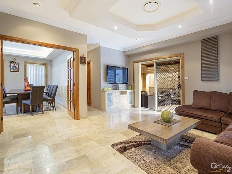 30 San Cristobal Drive, Green Valley NSW 2168