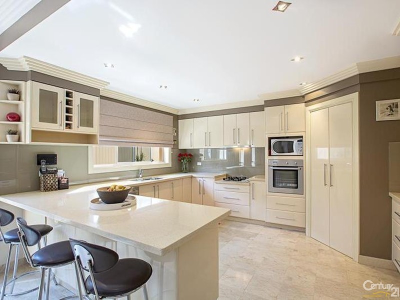 30 San Cristobal Drive, Green Valley NSW 2168