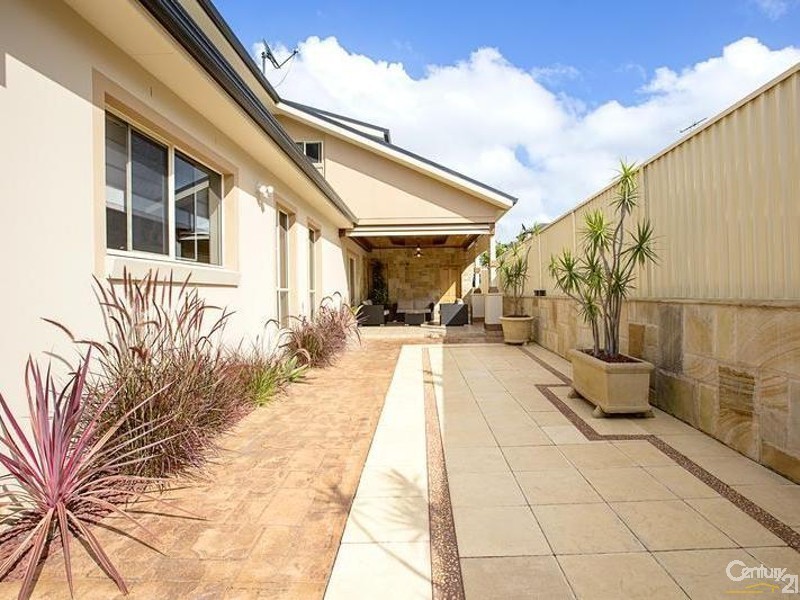 30 San Cristobal Drive, Green Valley NSW 2168