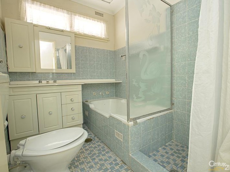 32  Reservoir Road, Mount Pritchard NSW 2170