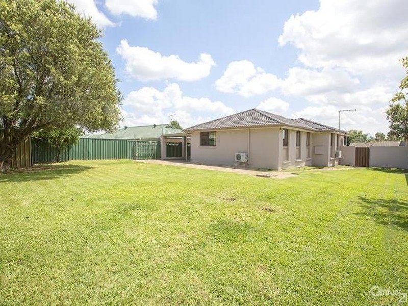 106 St Clair Ave, St Clair NSW 2759