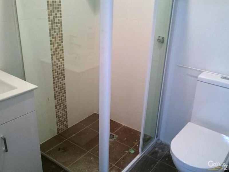 2A Myora place, Green Valley NSW 2168