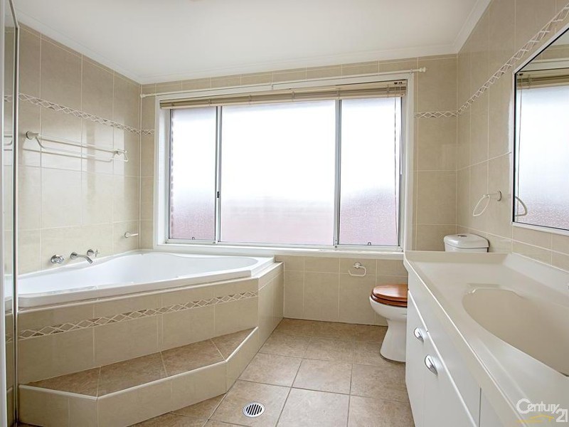 18 Kingfisher Avenue, Hinchinbrook NSW 2168