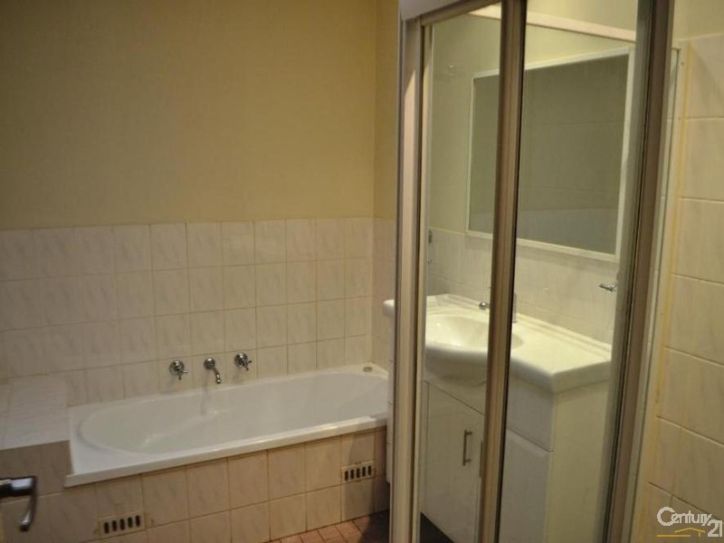 2/381 Wentworth Street, Toongabbie NSW 2146