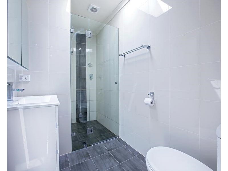 9A Dandenong Close, Bossley Park NSW 2176