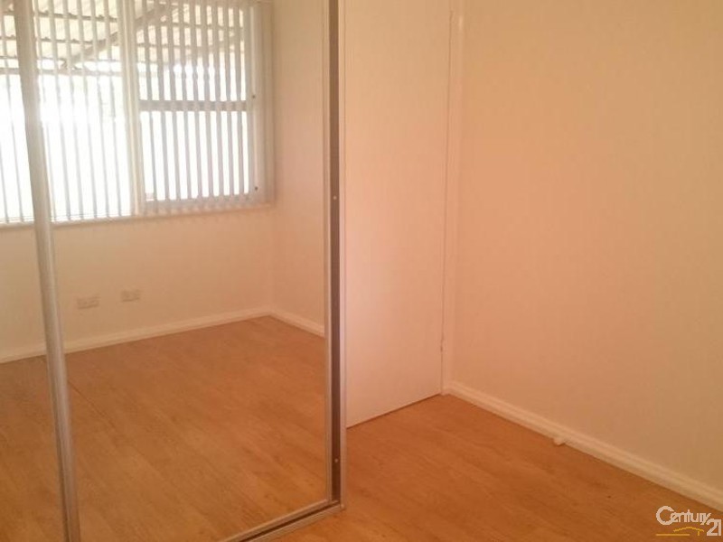 18 Roylston Street, Fairfield West NSW 2165