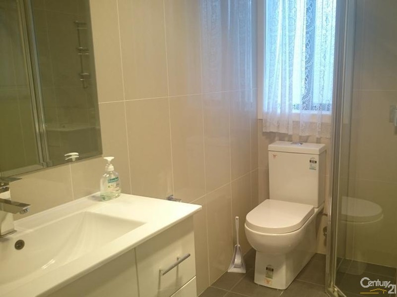 18 Roylston Street, Fairfield West NSW 2165