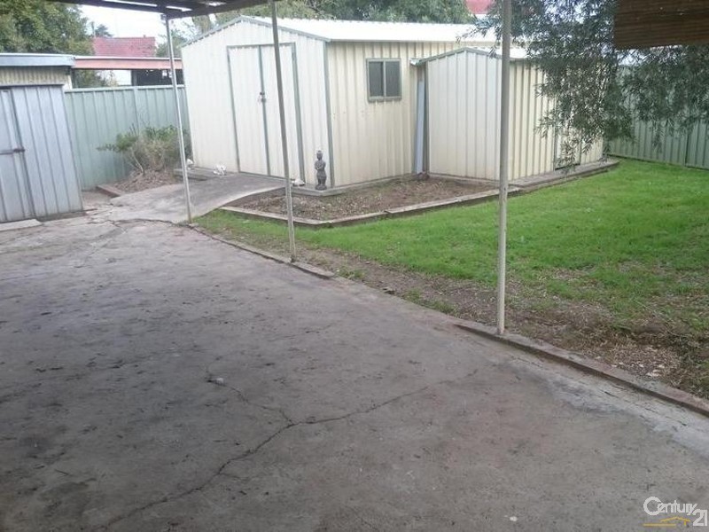 18 Roylston Street, Fairfield West NSW 2165