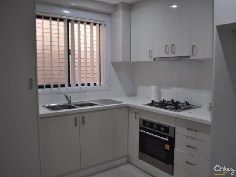 2A Myora Close, Green Valley NSW 2168