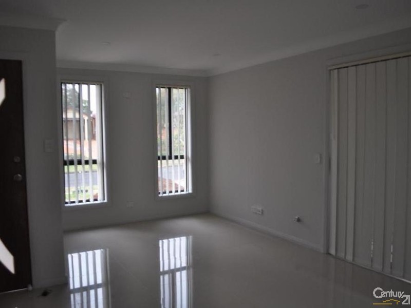 2A Myora Close, Green Valley NSW 2168