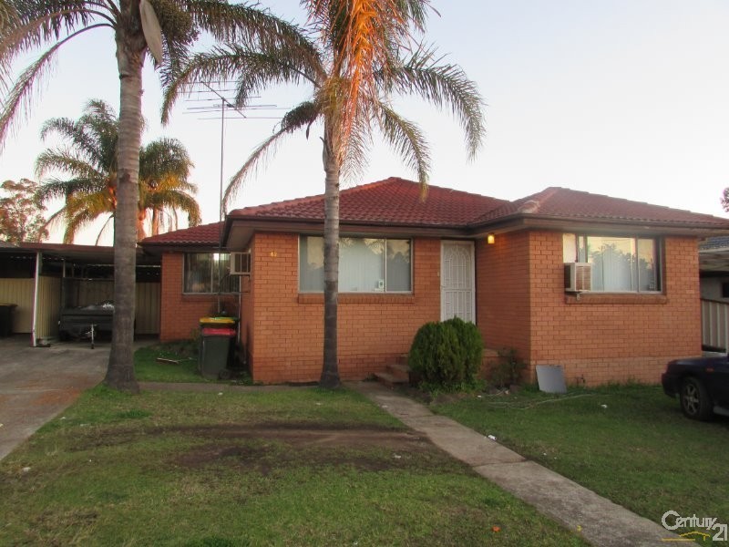 62 Oliveri Crescent, Green Valley NSW 2168